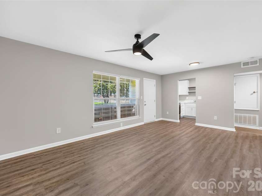 4605 Coronado Drive, Charlotte, NC 28212.  MLS# CAR4413113, YatesRealty ID 23539. 