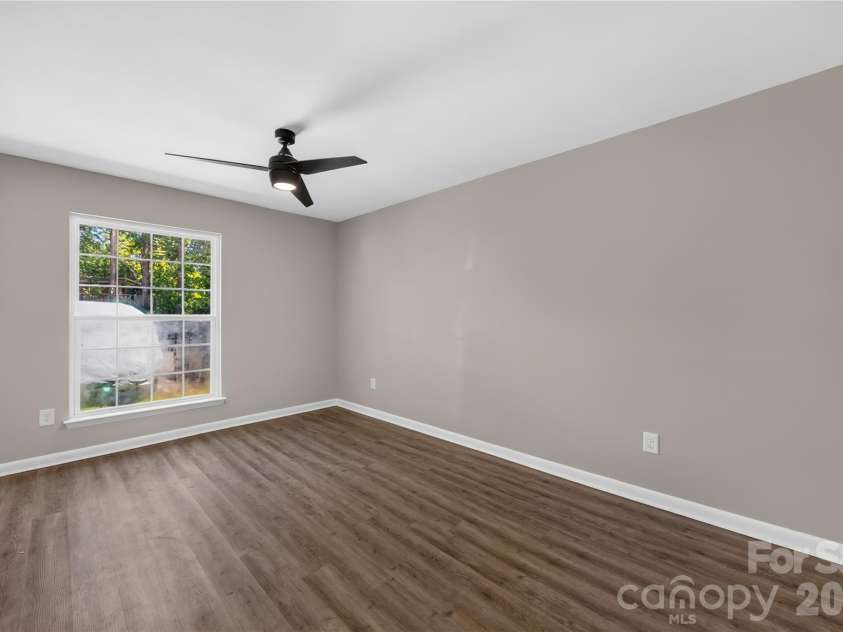 4605 Coronado Drive, Charlotte, NC 28212.  MLS# CAR4413113, YatesRealty ID 23539. 