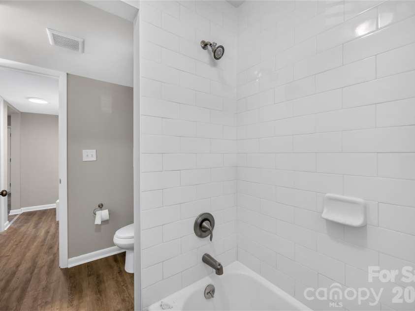 4605 Coronado Drive, Charlotte, NC 28212.  MLS# CAR4413113, YatesRealty ID 23539. 