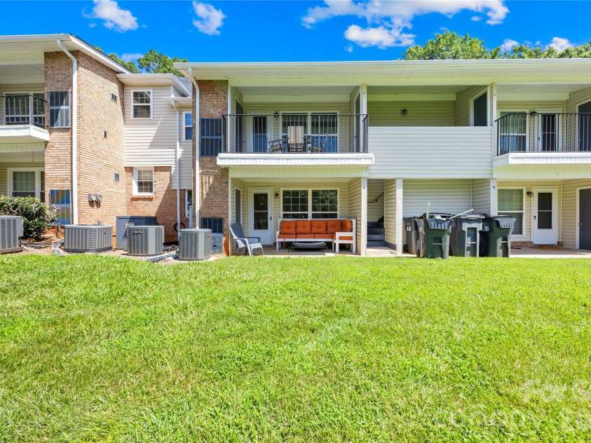 4605 Coronado Drive, Charlotte, NC 28212.  MLS# CAR4413113, YatesRealty ID 23539. 