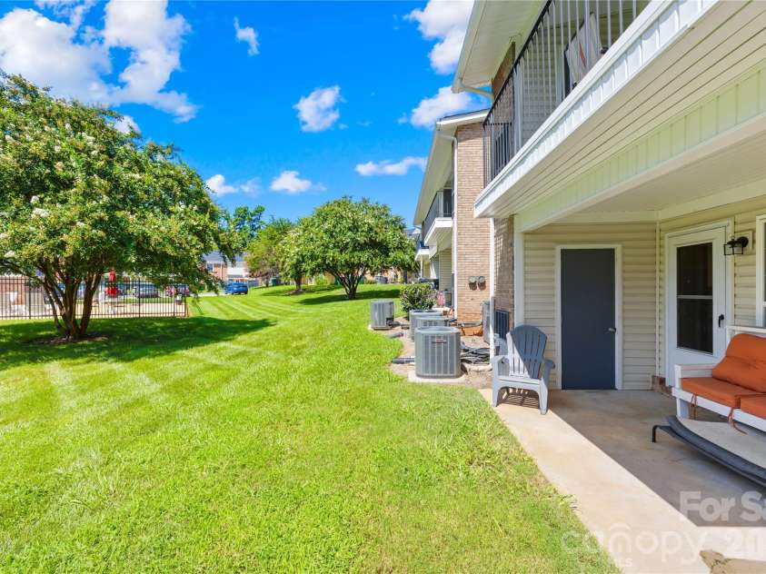 4605 Coronado Drive, Charlotte, NC 28212.  MLS# CAR4413113, YatesRealty ID 23539. 