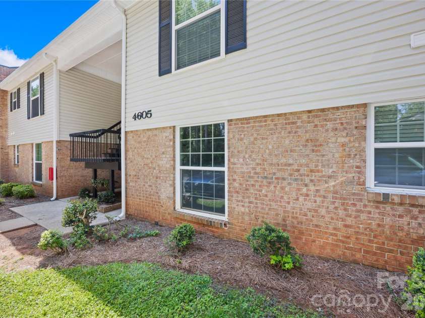 4605 Coronado Drive, Charlotte, NC 28212.  MLS# CAR4413113, YatesRealty ID 23539. 