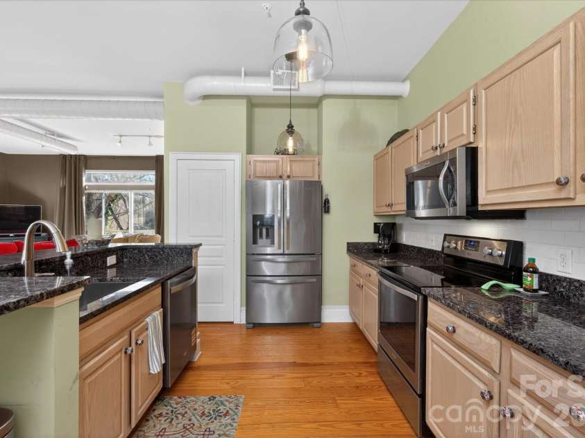 404 Laurel Avenue, Charlotte, NC 28204.  MLS# CAR4333095, YatesRealty ID 2354. 