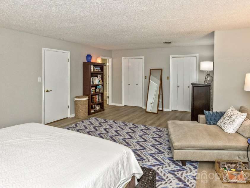 503 Crowfields Lane, Asheville, NC 28803.  MLS# CAR4269108, YatesRealty ID 23540. 