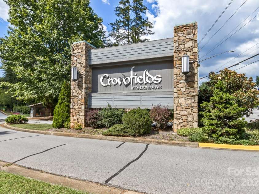 503 Crowfields Lane, Asheville, NC 28803.  MLS# CAR4269108, YatesRealty ID 23540. Entrance on Hendersonville Road