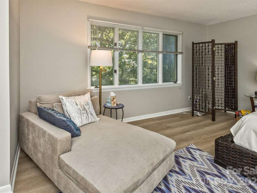 503 Crowfields Lane, Asheville, NC 28803.  MLS# CAR4269108, YatesRealty ID 23540. Plenty of natural light