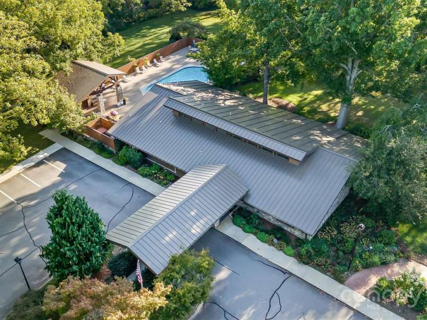 503 Crowfields Lane, Asheville, NC 28803.  MLS# CAR4269108, YatesRealty ID 23540. The Clubhouse