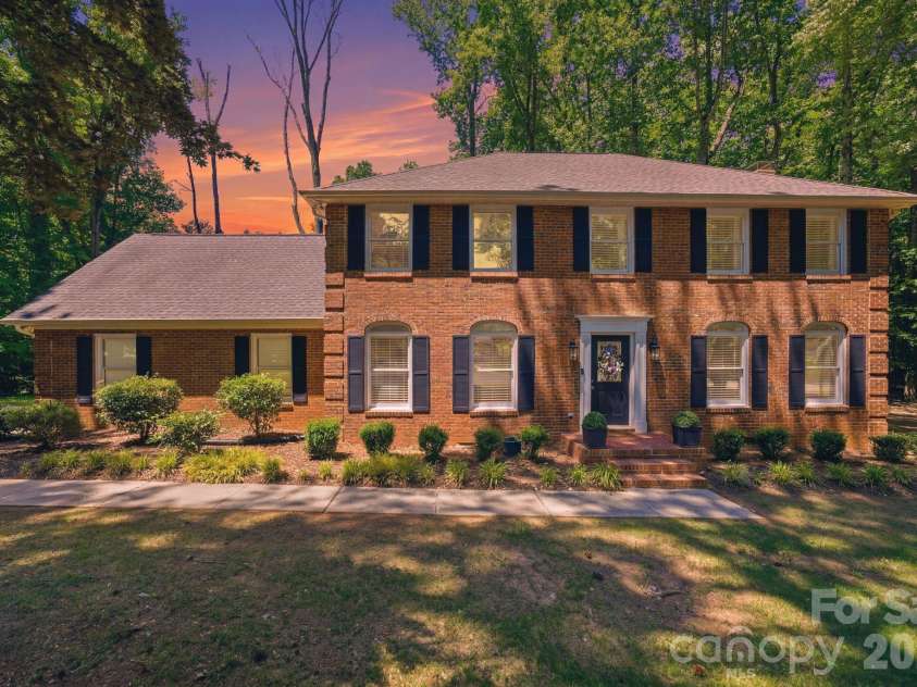 6217 Eagle Claw Court, Mint Hill, NC 28227.  MLS# CAR4382735, YatesRealty ID 23540. All Brick Exterior