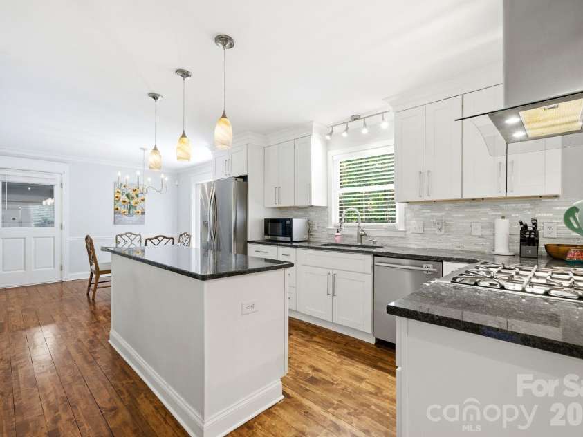 6217 Eagle Claw Court, Mint Hill, NC 28227.  MLS# CAR4382735, YatesRealty ID 23540. Great Space to Whip Up your latest Culinary Creations
