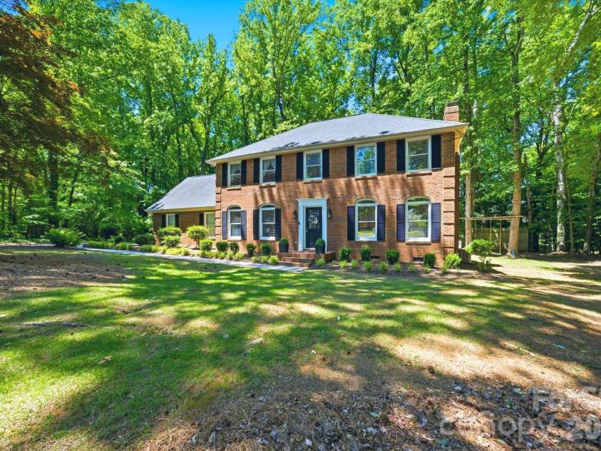 6217 Eagle Claw Court, Mint Hill, NC 28227.  MLS# CAR4382735, YatesRealty ID 23540. Large Level Lot