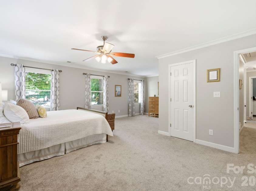 6217 Eagle Claw Court, Mint Hill, NC 28227.  MLS# CAR4382735, YatesRealty ID 23540. Oversized Primary Suite