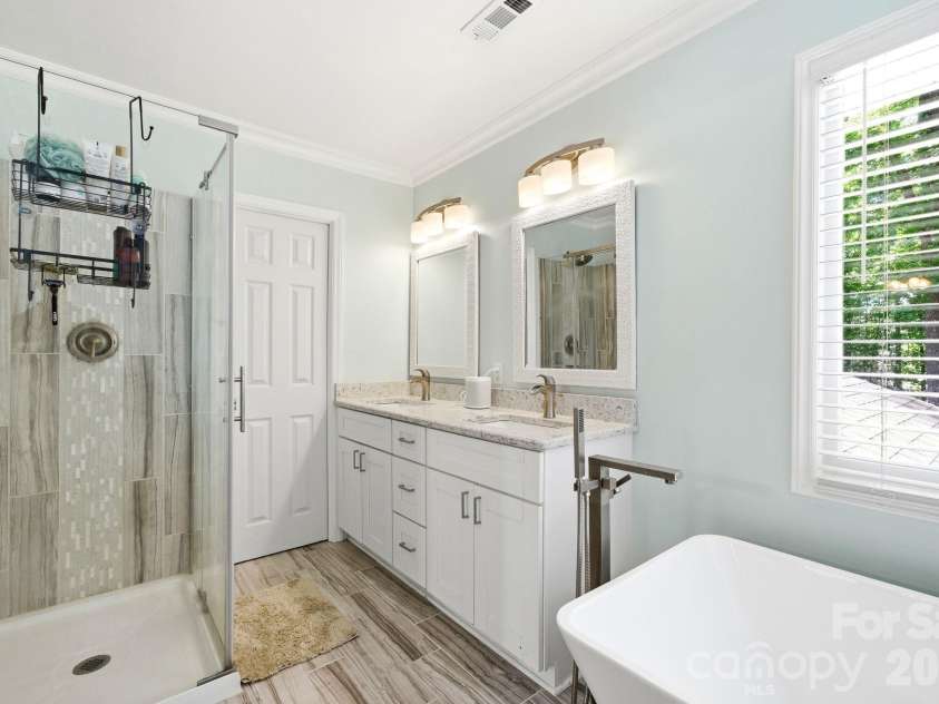 6217 Eagle Claw Court, Mint Hill, NC 28227.  MLS# CAR4382735, YatesRealty ID 23540. Primary Bathroom
