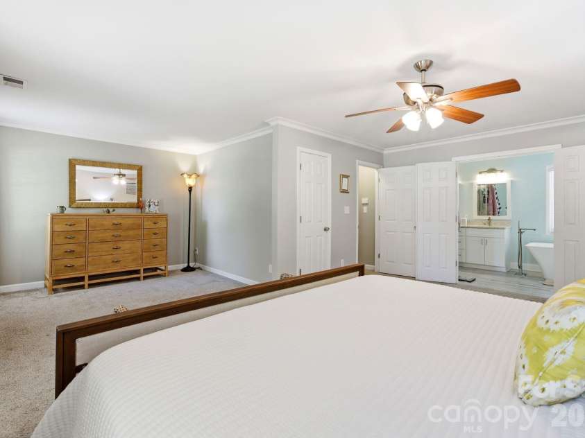 6217 Eagle Claw Court, Mint Hill, NC 28227.  MLS# CAR4382735, YatesRealty ID 23540. Primary Suite