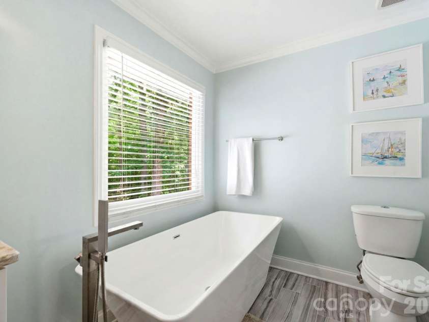 6217 Eagle Claw Court, Mint Hill, NC 28227.  MLS# CAR4382735, YatesRealty ID 23540. Soaking Tub