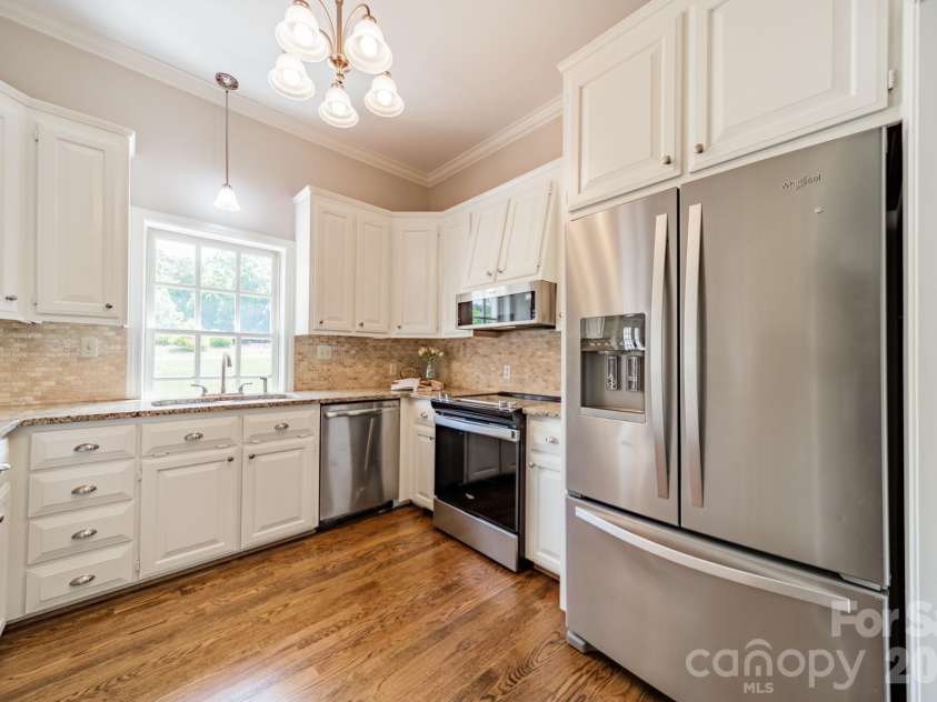 4030 Oak Hollow Lane, Harrisburg, NC 28075.  MLS# CAR4379031, YatesRealty ID 23541. Kitchen