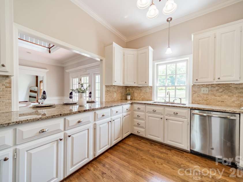 4030 Oak Hollow Lane, Harrisburg, NC 28075.  MLS# CAR4379031, YatesRealty ID 23541. Kitchen