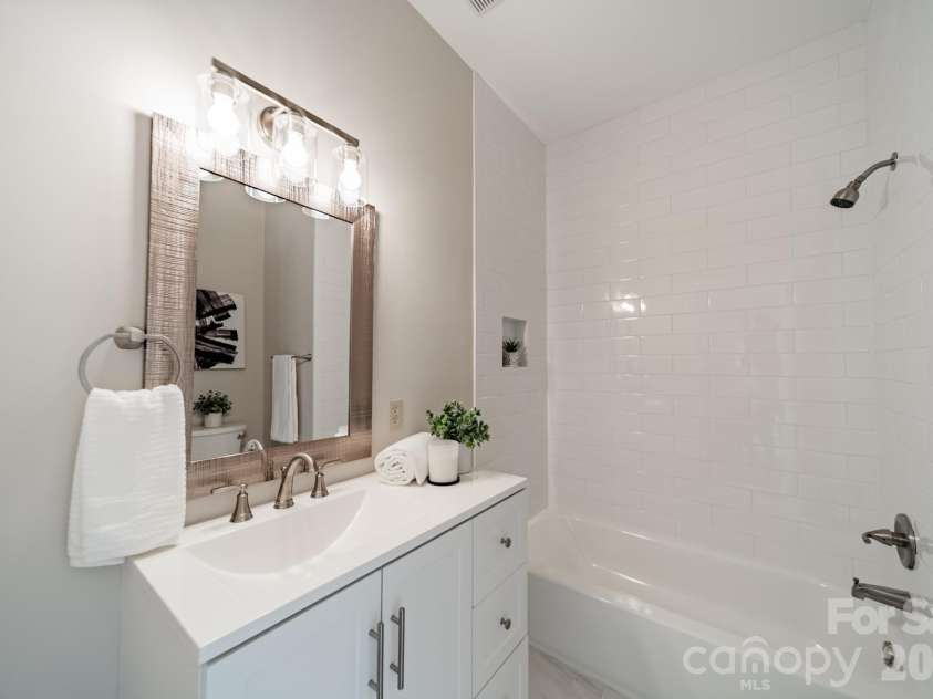 4030 Oak Hollow Lane, Harrisburg, NC 28075.  MLS# CAR4379031, YatesRealty ID 23541. Primary Bath