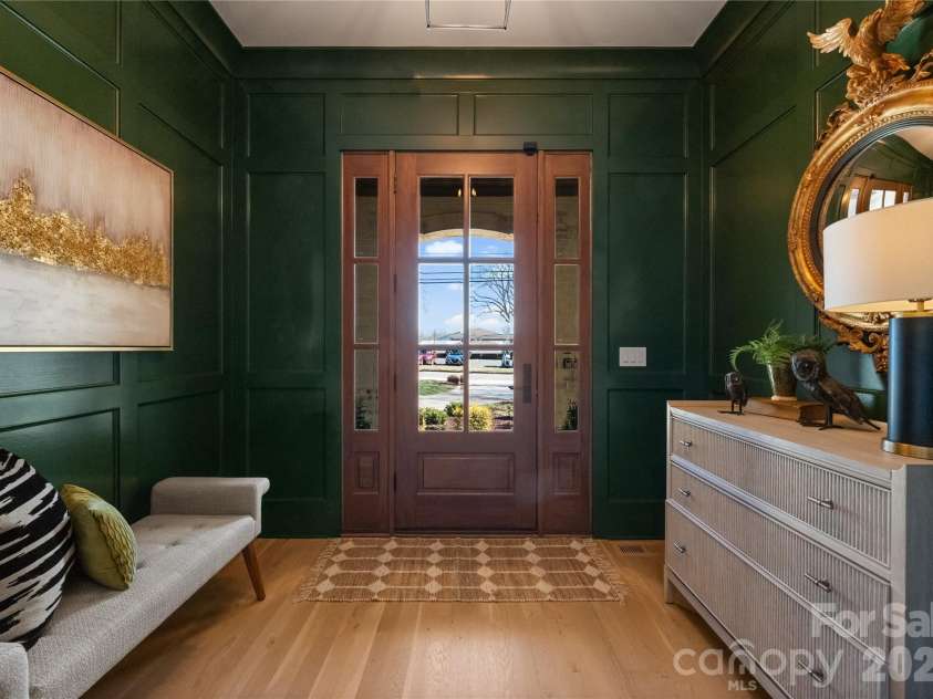 4328 Walker Road, Charlotte, NC 28211.  MLS# CAR4342591, YatesRealty ID 23543. Foyer