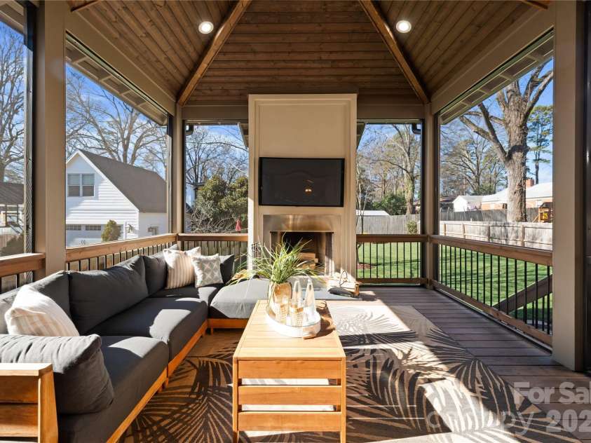4328 Walker Road, Charlotte, NC 28211.  MLS# CAR4342591, YatesRealty ID 23543. Porch 