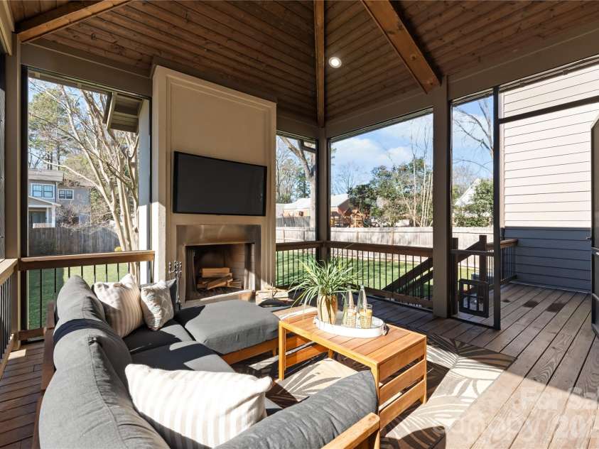 4328 Walker Road, Charlotte, NC 28211.  MLS# CAR4342591, YatesRealty ID 23543. Porch/Deck