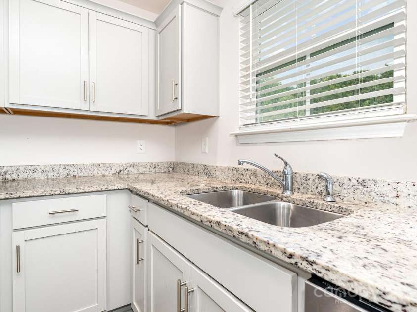 215 Lilys Place, Lexington, NC 27292.  MLS# CAR4275961, YatesRealty ID 23545. 