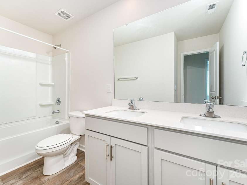 215 Lilys Place, Lexington, NC 27292.  MLS# CAR4275961, YatesRealty ID 23545. 