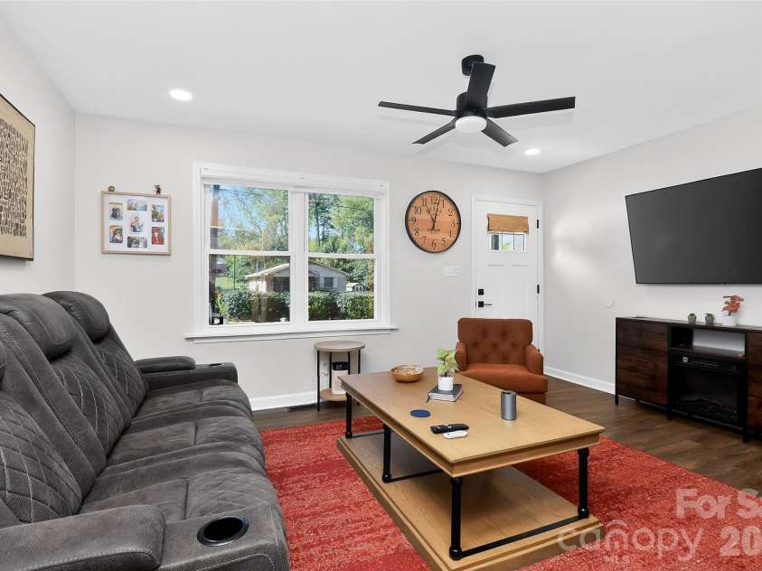 232 Avery Street, Fort Mill, SC 29715.  MLS# CAR4363194, YatesRealty ID 23545. 