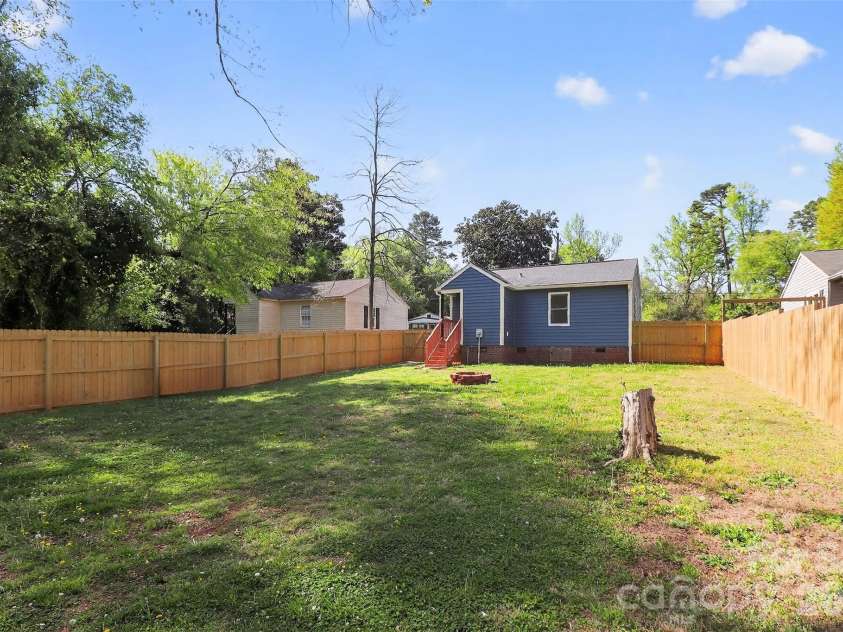 232 Avery Street, Fort Mill, SC 29715.  MLS# CAR4363194, YatesRealty ID 23545. 