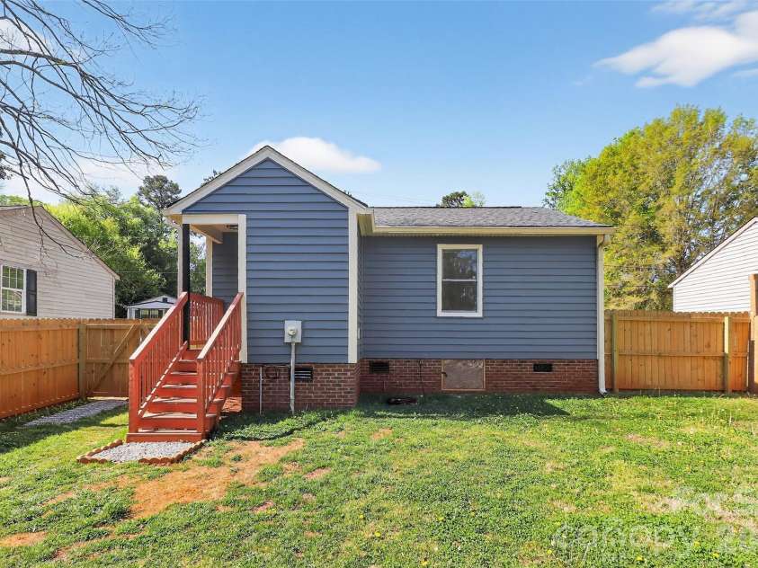 232 Avery Street, Fort Mill, SC 29715.  MLS# CAR4363194, YatesRealty ID 23545. 