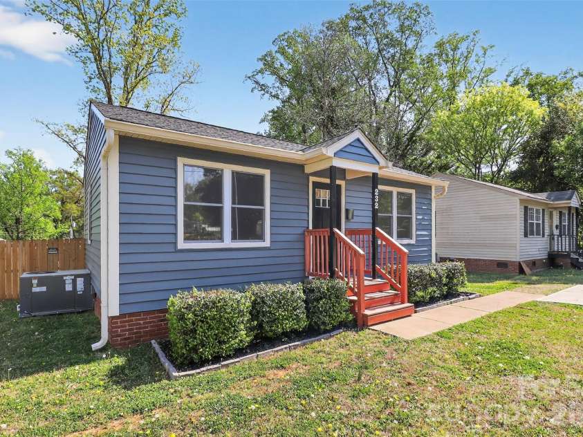 232 Avery Street, Fort Mill, SC 29715.  MLS# CAR4363194, YatesRealty ID 23545. 