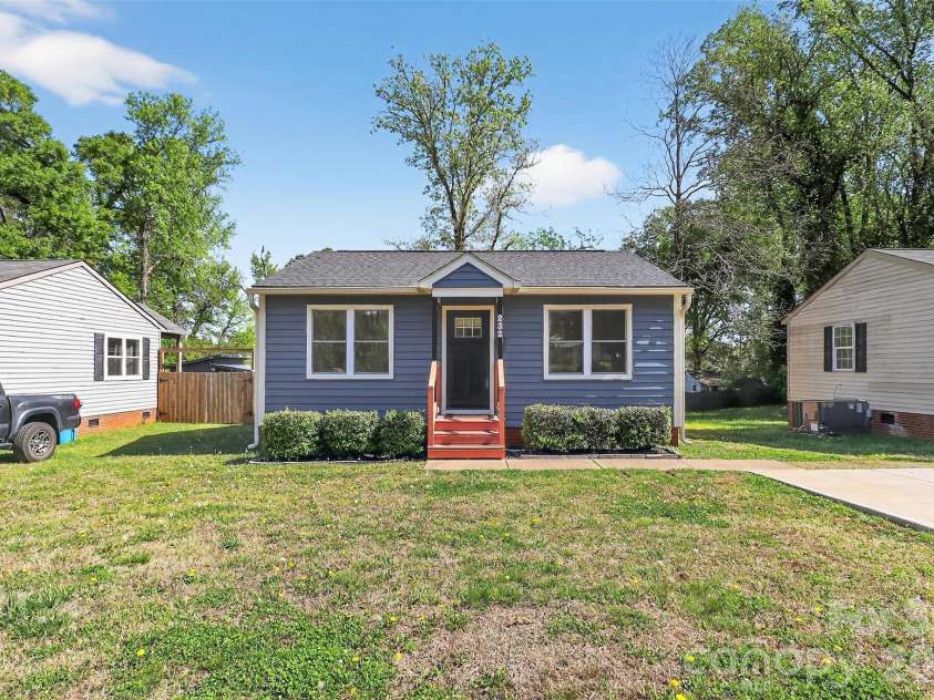 232 Avery Street, Fort Mill, SC 29715.  MLS# CAR4363194, YatesRealty ID 23545. 