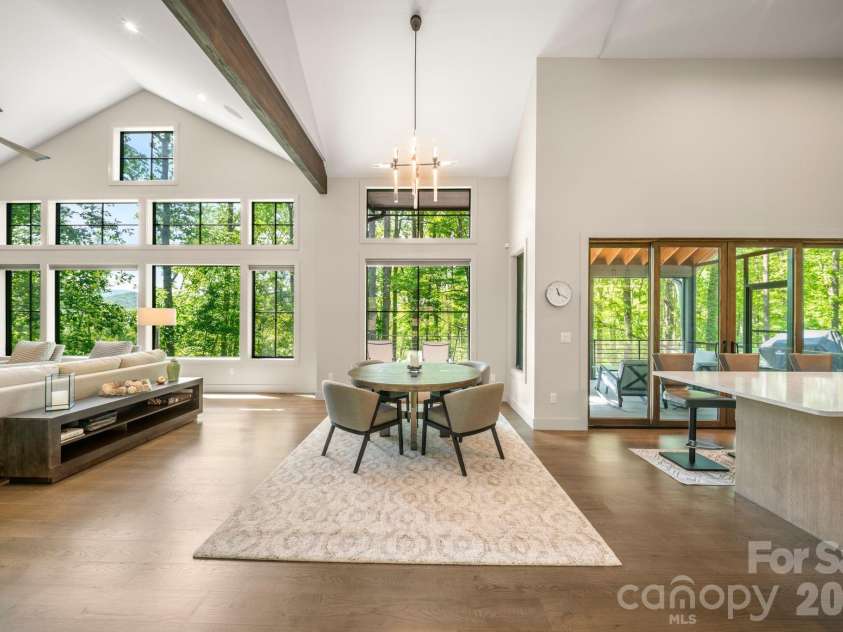 154 Wandering Oaks Way, Asheville, NC 28805.  MLS# CAR4374670, YatesRealty ID 23546. 
