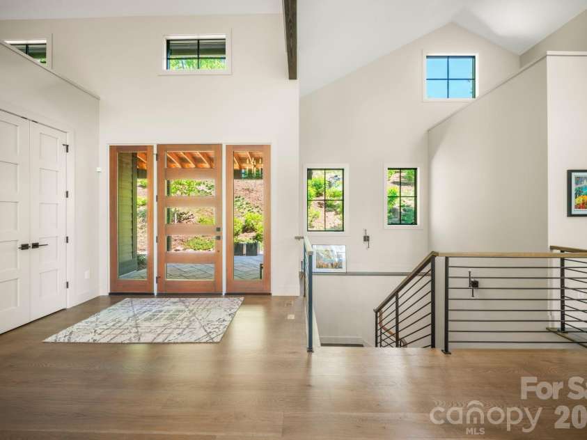 154 Wandering Oaks Way, Asheville, NC 28805.  MLS# CAR4374670, YatesRealty ID 23546. 