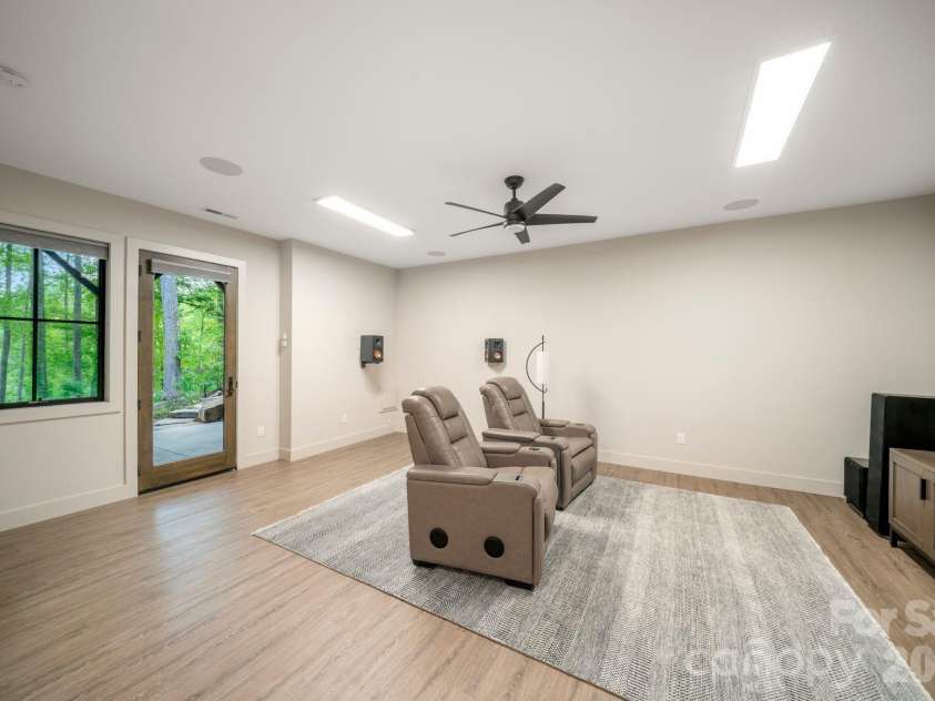 154 Wandering Oaks Way, Asheville, NC 28805.  MLS# CAR4374670, YatesRealty ID 23546. 