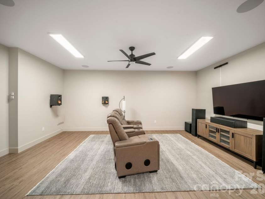 154 Wandering Oaks Way, Asheville, NC 28805.  MLS# CAR4374670, YatesRealty ID 23546. 