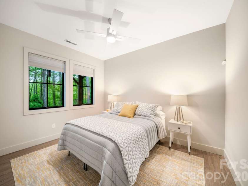 154 Wandering Oaks Way, Asheville, NC 28805.  MLS# CAR4374670, YatesRealty ID 23546. 