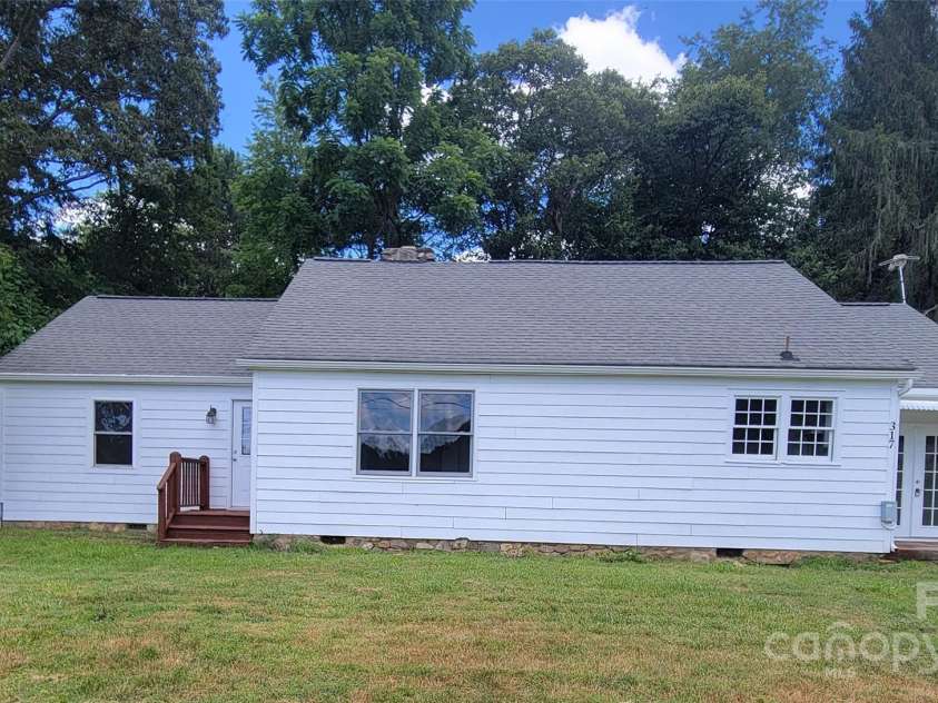 317 Poplar Street, Canton, NC 28716.  MLS# CAR4276377, YatesRealty ID 23546. 