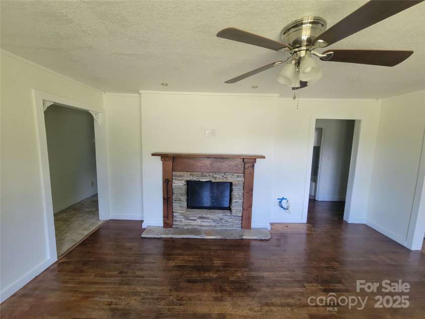 317 Poplar Street, Canton, NC 28716.  MLS# CAR4276377, YatesRealty ID 23546. 