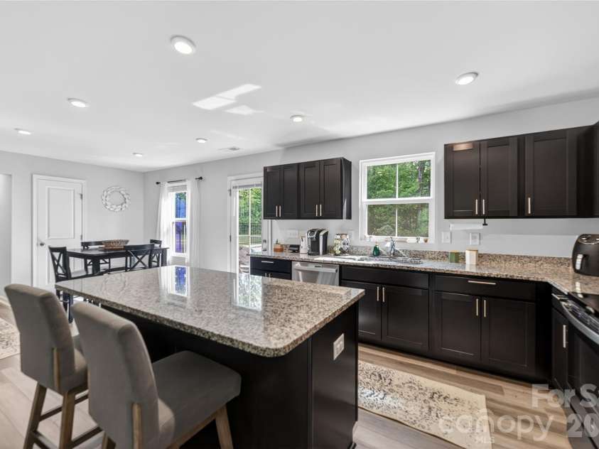 1937 Pin Hook Road, Charlotte, NC 28215.  MLS# CAR4379348, YatesRealty ID 23547. 