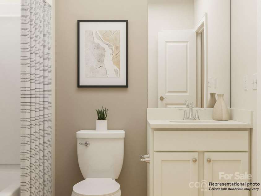 6448 Fairfax Court, Maiden, NC 28650.  MLS# CAR4276730, YatesRealty ID 23547. Owners Bath