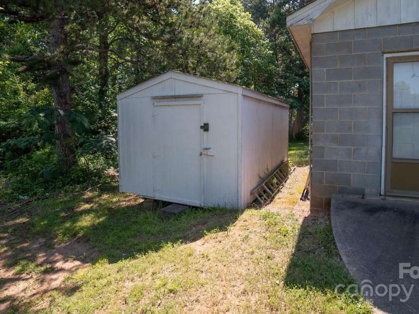 3837 Berry Road, Hildebran, NC 28637.  MLS# CAR4276806, YatesRealty ID 23548. 