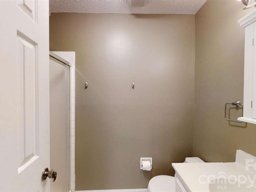 7962 Westcape Drive, Denver, NC 28037.  MLS# CAR4370392, YatesRealty ID 23548. 