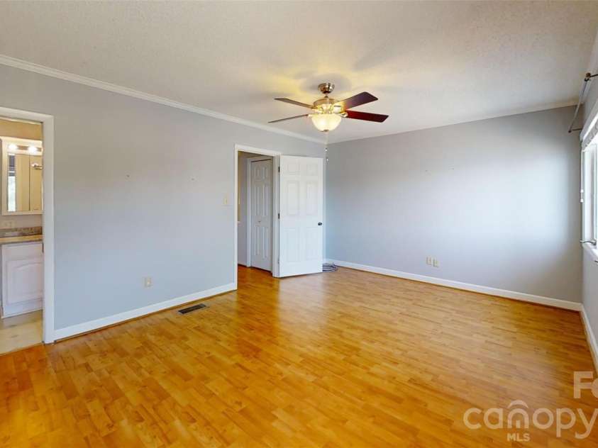 7962 Westcape Drive, Denver, NC 28037.  MLS# CAR4370392, YatesRealty ID 23548. 
