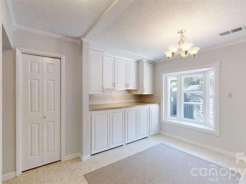 7962 Westcape Drive, Denver, NC 28037.  MLS# CAR4370392, YatesRealty ID 23548. Dining area 