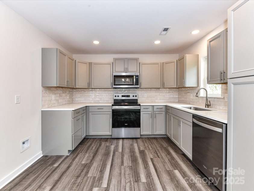 5306 Lee Massey Road, Waxhaw, NC 28173.  MLS# CAR4270690, YatesRealty ID 23549. 