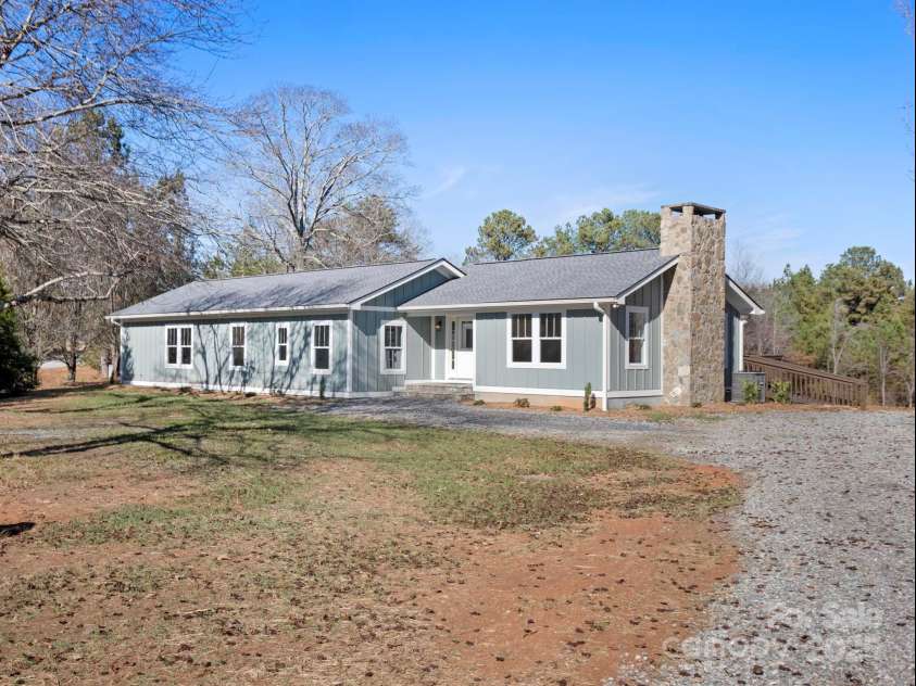 100 Gilbert Road, Columbus, NC 28722.  MLS# CAR4305594, YatesRealty ID 2355. 