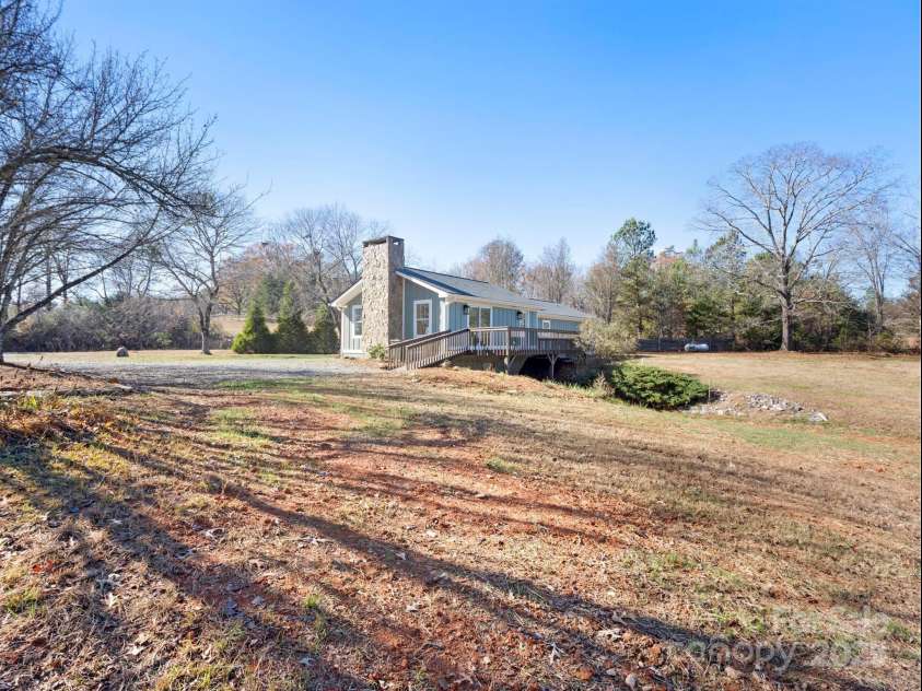 100 Gilbert Road, Columbus, NC 28722.  MLS# CAR4305594, YatesRealty ID 2355. 
