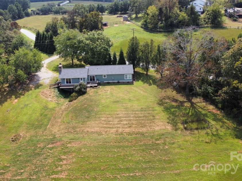100 Gilbert Road, Columbus, NC 28722.  MLS# CAR4305594, YatesRealty ID 2355. 