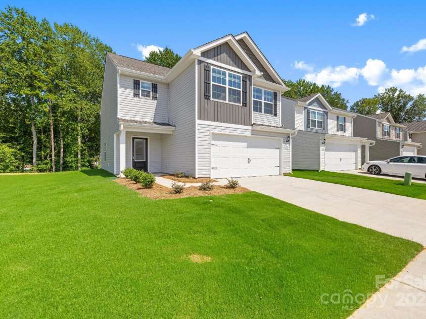 1157 Nia Road, Charlotte, NC 28215.  MLS# CAR4316800, YatesRealty ID 2355. 