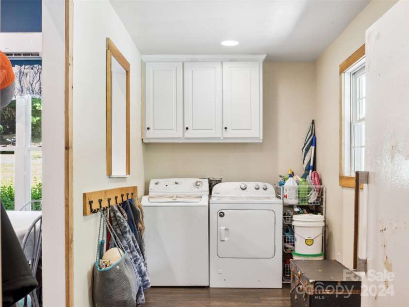 19314 Highway 221 Highway, Marion, NC 28752.  MLS# CAR4162448, YatesRealty ID 2355. Laundry/mud room